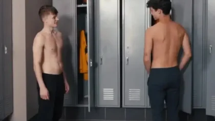 Cogiendo en los vestidores del gym
