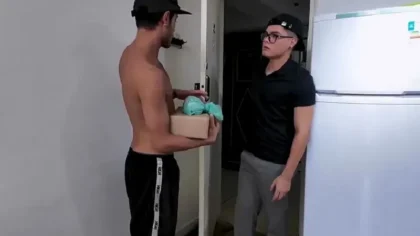 Repartidor quiere verga