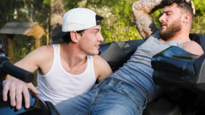 Mi amigo me goge en el bosque
