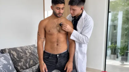 El doctor me coge